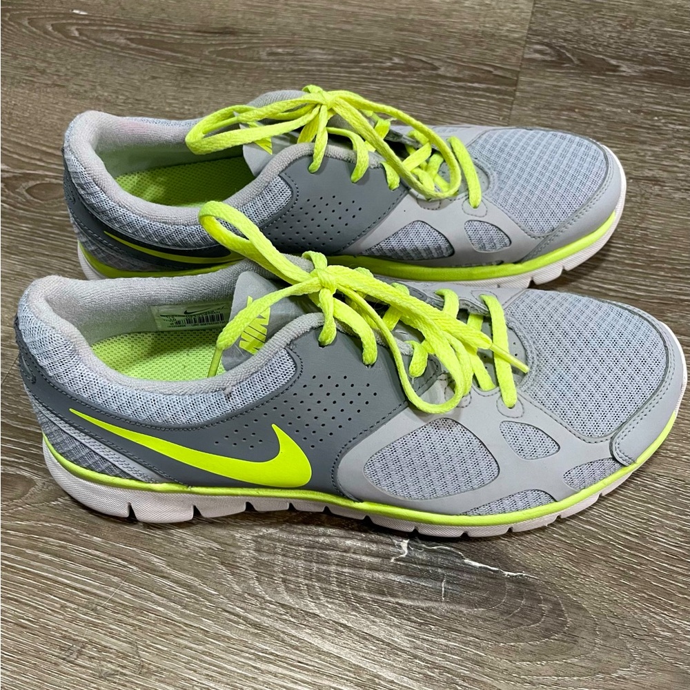 Nike Running Shoes - Women 10 - NWOT
